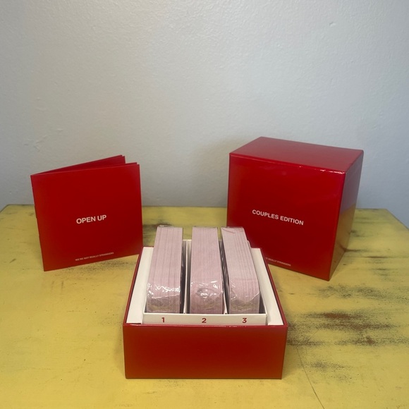 Couples Edition Card Game - Picture 1 of 3